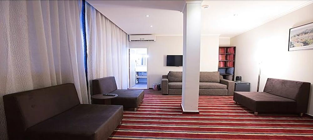 The J Hotel & Spa Beirut Bagian luar foto
