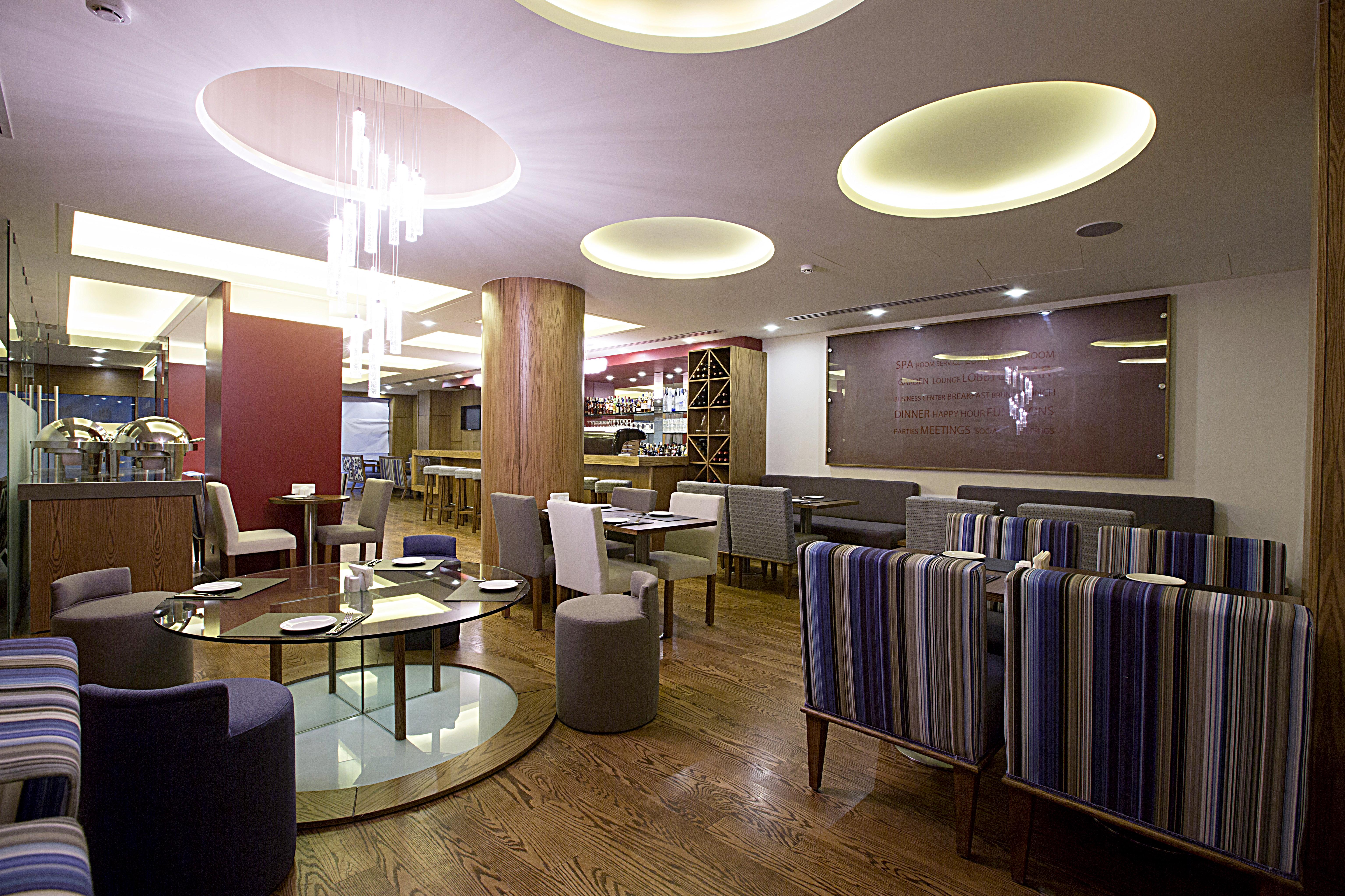 The J Hotel & Spa Beirut Bagian luar foto