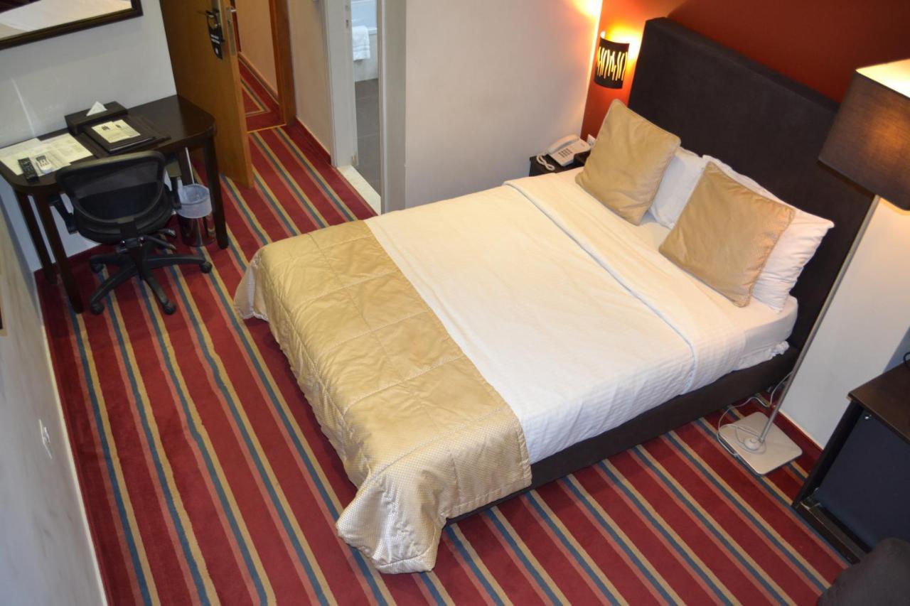 The J Hotel & Spa Beirut Bagian luar foto