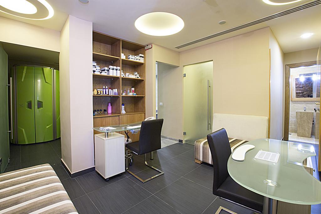 The J Hotel & Spa Beirut Bagian luar foto