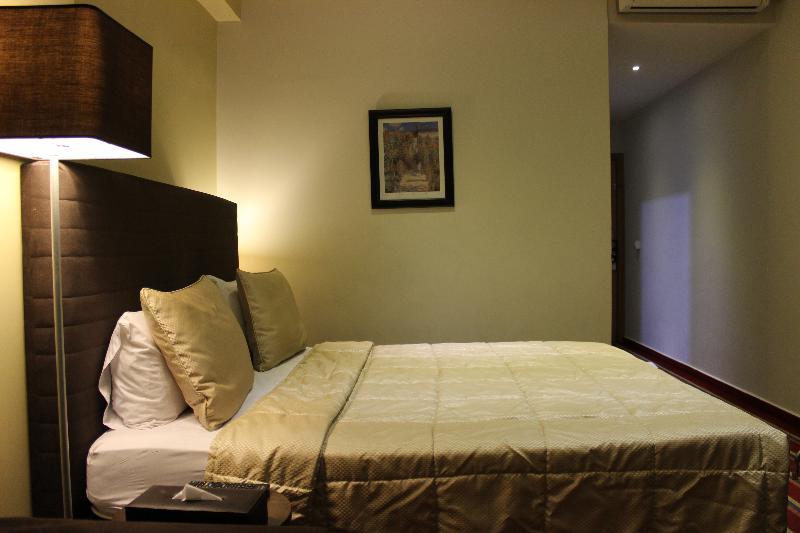 The J Hotel & Spa Beirut Bagian luar foto