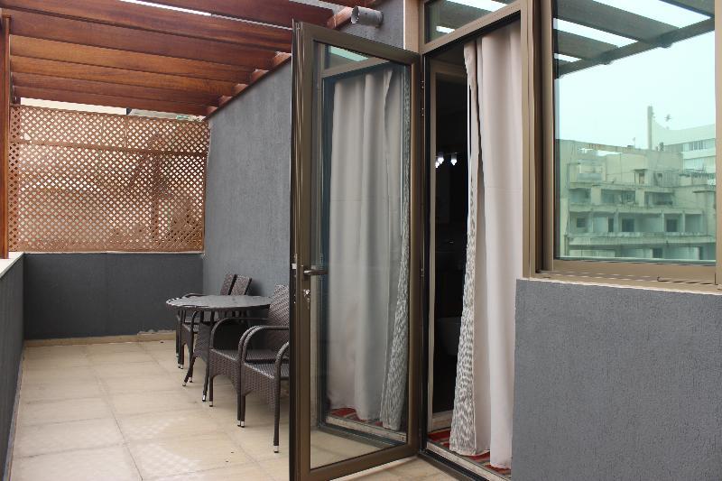 The J Hotel & Spa Beirut Bagian luar foto