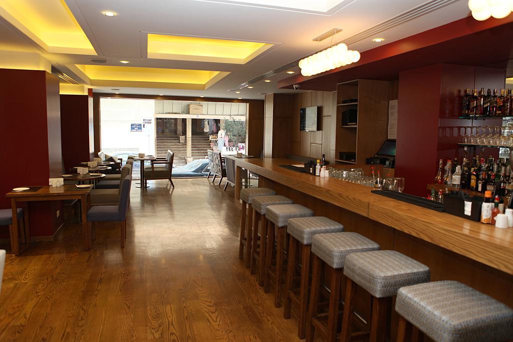 The J Hotel & Spa Beirut Bagian luar foto