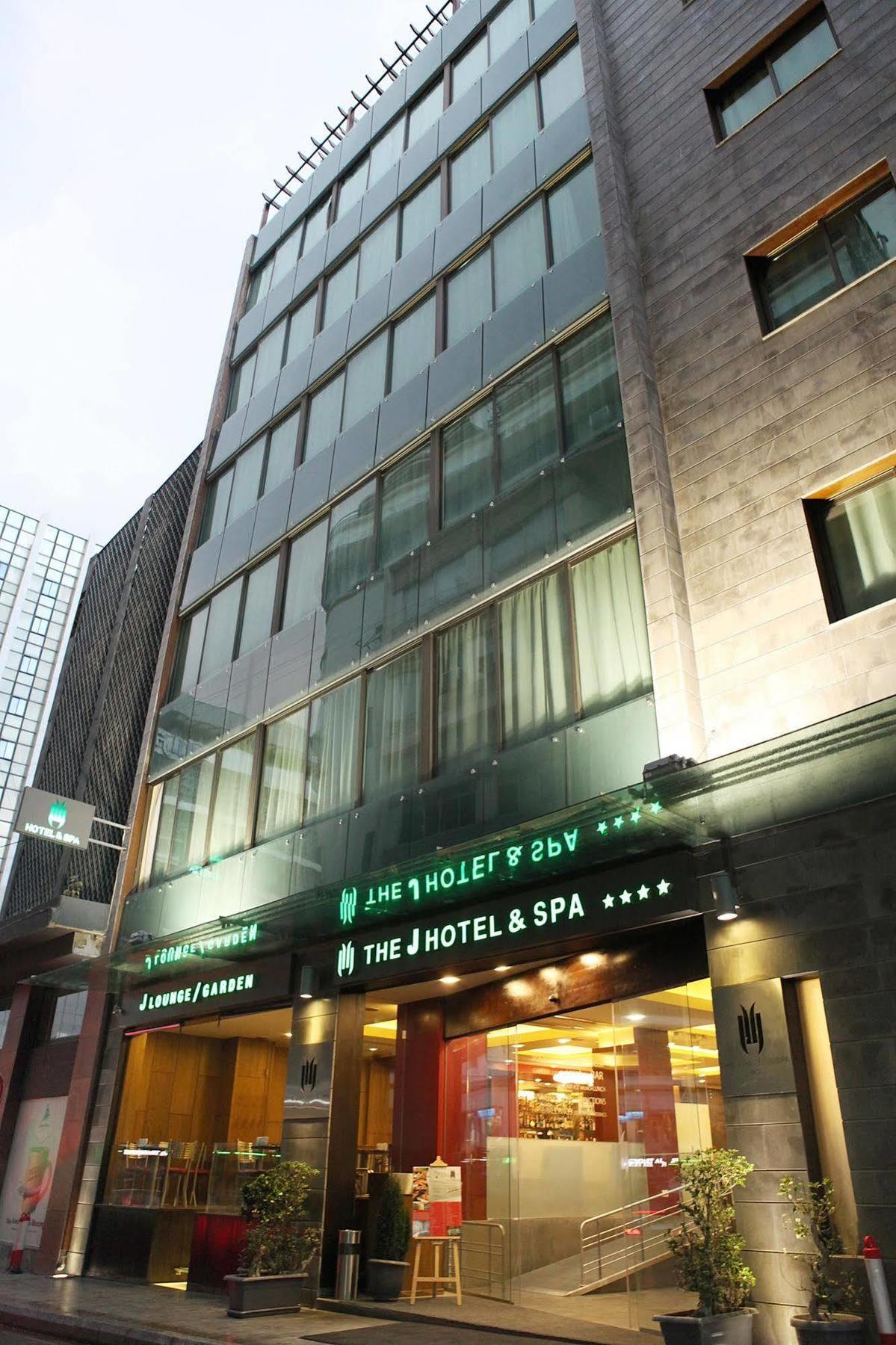 The J Hotel & Spa Beirut Bagian luar foto
