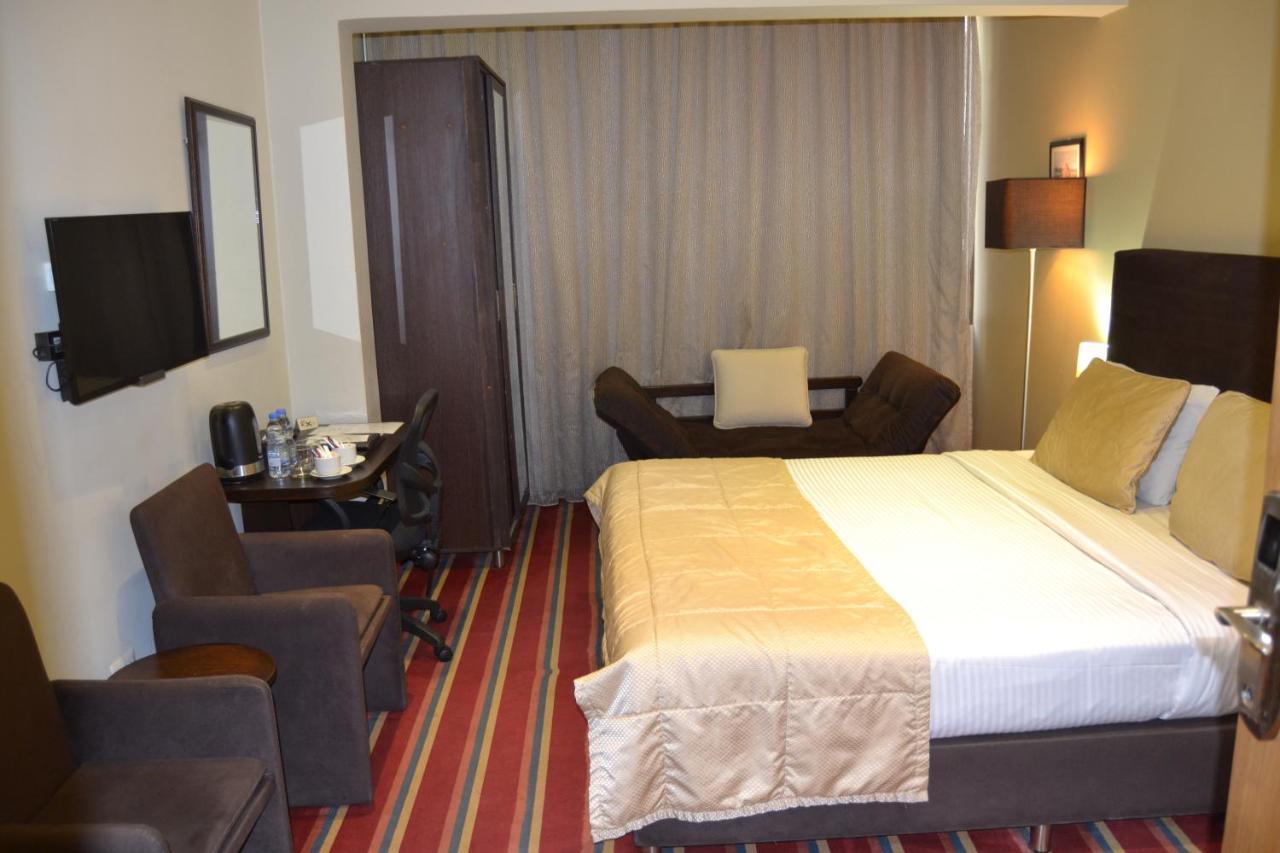 The J Hotel & Spa Beirut Bagian luar foto
