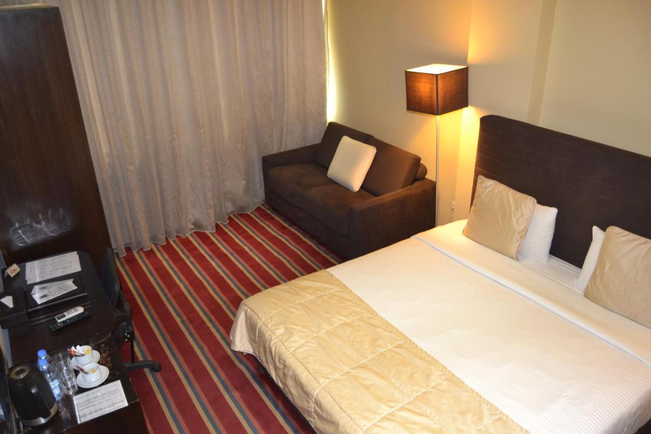The J Hotel & Spa Beirut Bagian luar foto